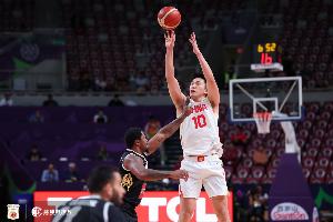 开云-敢投就是好样的！王俊杰半场10中6独得15分 3记三分都是顶投！