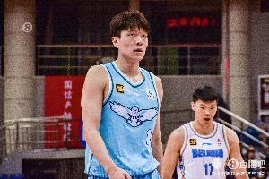 开云官网-队记:杨瀚森若被打哭就不是“小孩哥” 客场跨不过去是实力不济