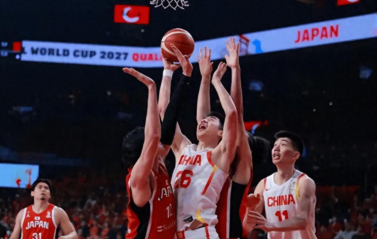 开云APP-联赛场均4.8分,世预赛两战轰25分13板,球迷盛赞:国产第一3D